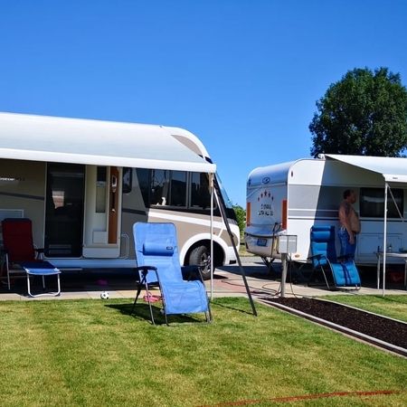 Campingplatz mit Wiese